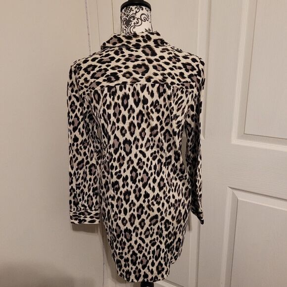 Chico's leopard print long sleeve shirt - Picture 3 of 6